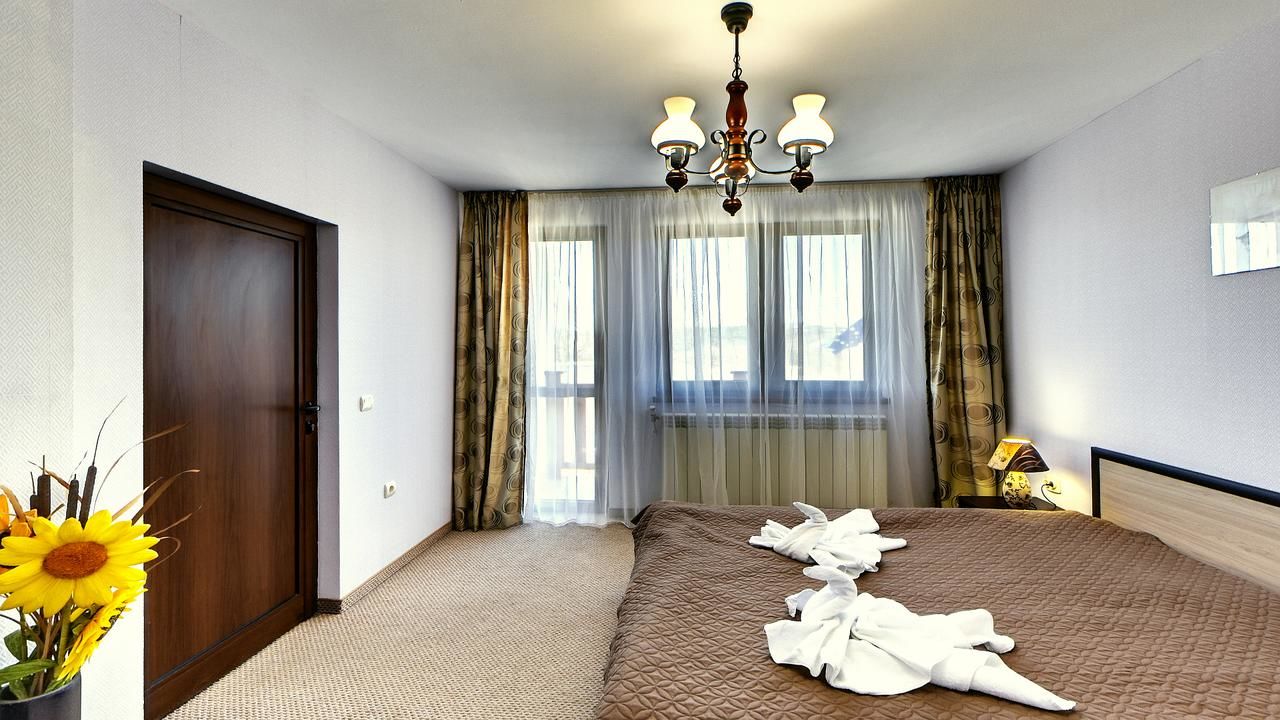 Отель Family Hotel KrisBo Donkovtsi