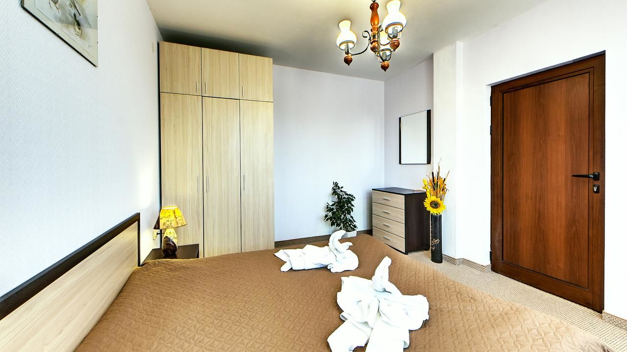 Отель Family Hotel KrisBo Donkovtsi