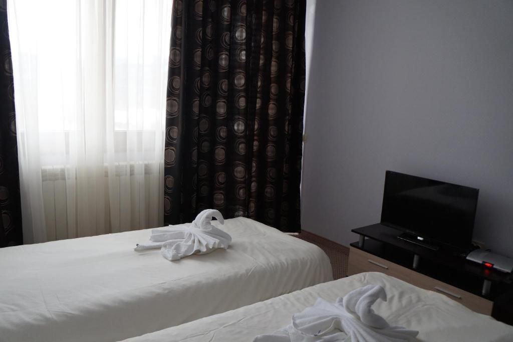 Отель Family Hotel KrisBo Donkovtsi-50